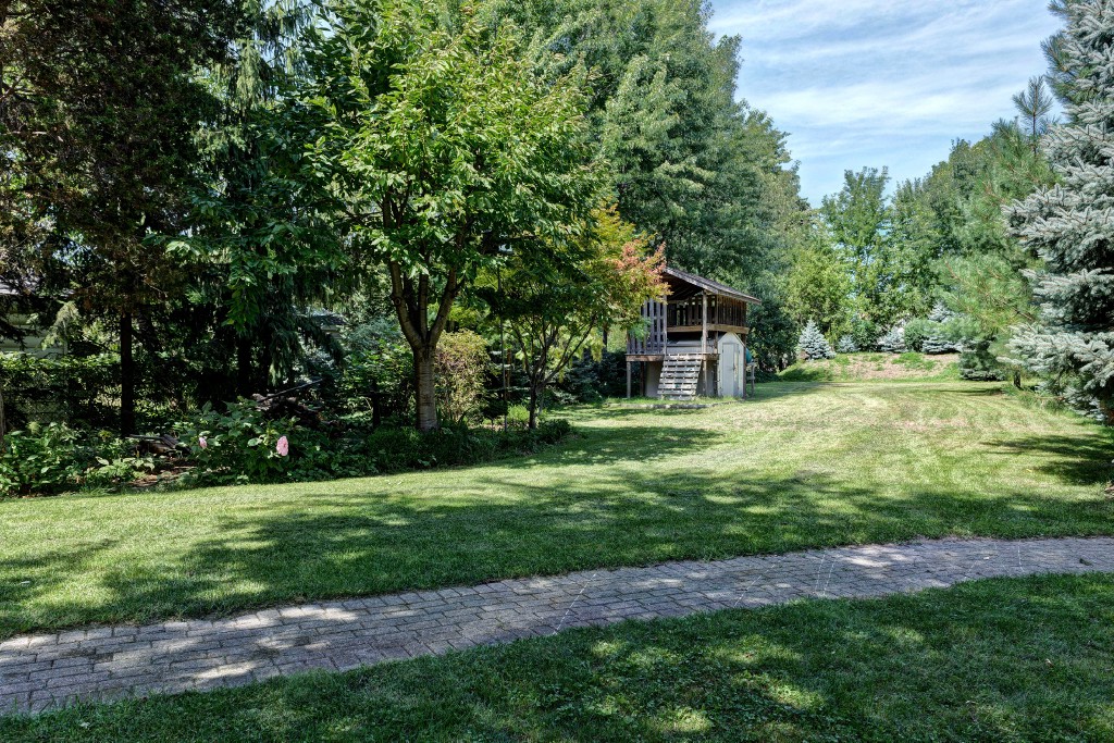 1022 LONDON RD, Sarnia, Ontario, Canada
