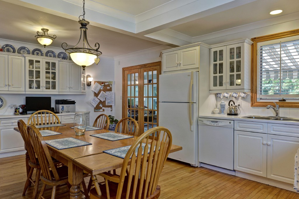 1022 LONDON RD, Sarnia, Ontario, Canada