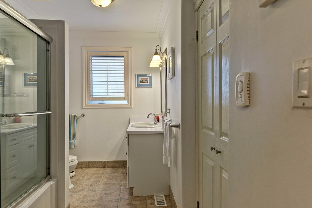 1022 LONDON RD, Sarnia, Ontario, Canada