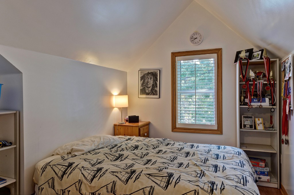 1022 LONDON RD, Sarnia, Ontario, Canada