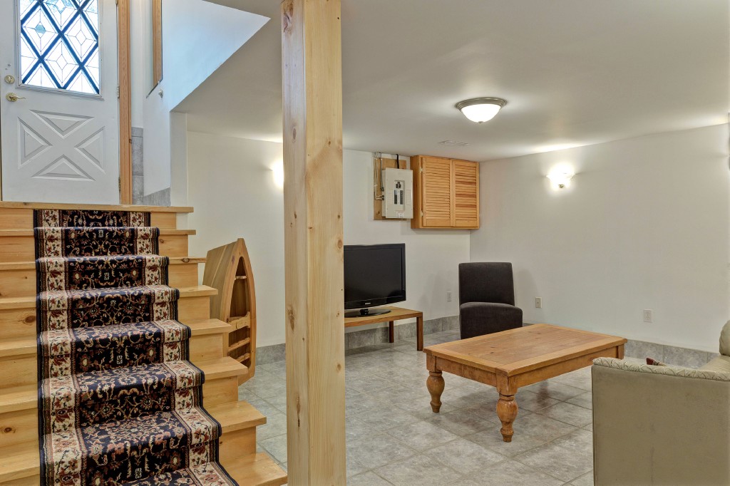 1022 LONDON RD, Sarnia, Ontario, Canada