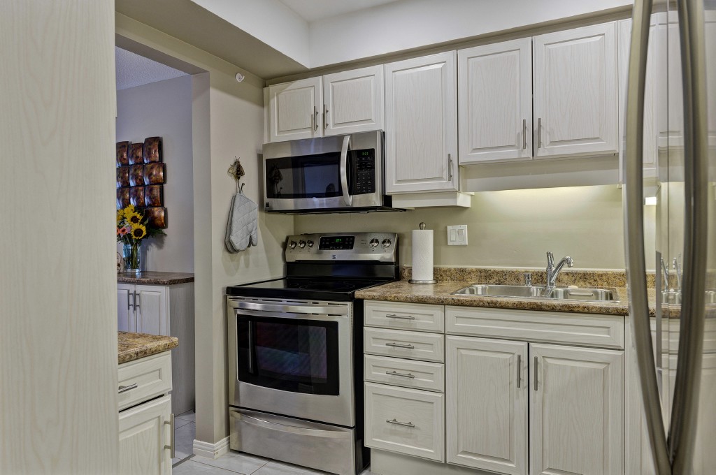1500 VENETIAN BLVD W-40, Point Edward, Ontario, Canada