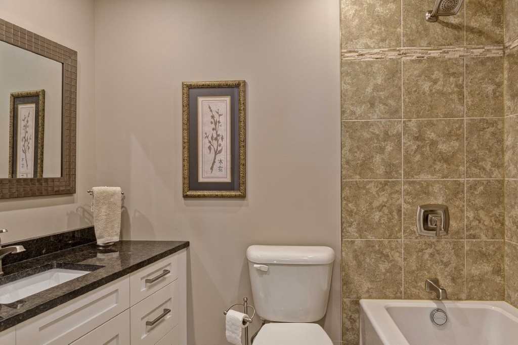 1500 VENETIAN BLVD W-40, Point Edward, Ontario, Canada