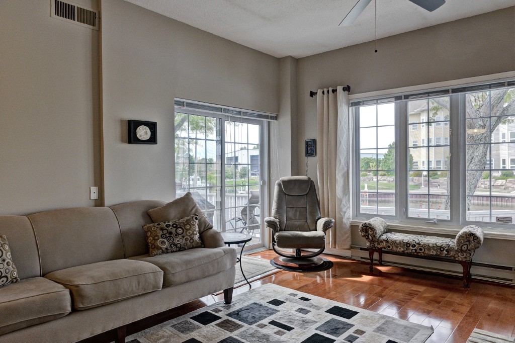 1500 VENETIAN BLVD W-40, Point Edward, Ontario, Canada