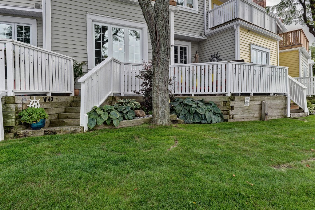 1500 VENETIAN BLVD W-40, Point Edward, Ontario, Canada