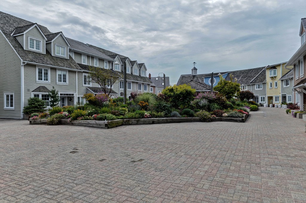 1500 VENETIAN BLVD W-40, Point Edward, Ontario, Canada
