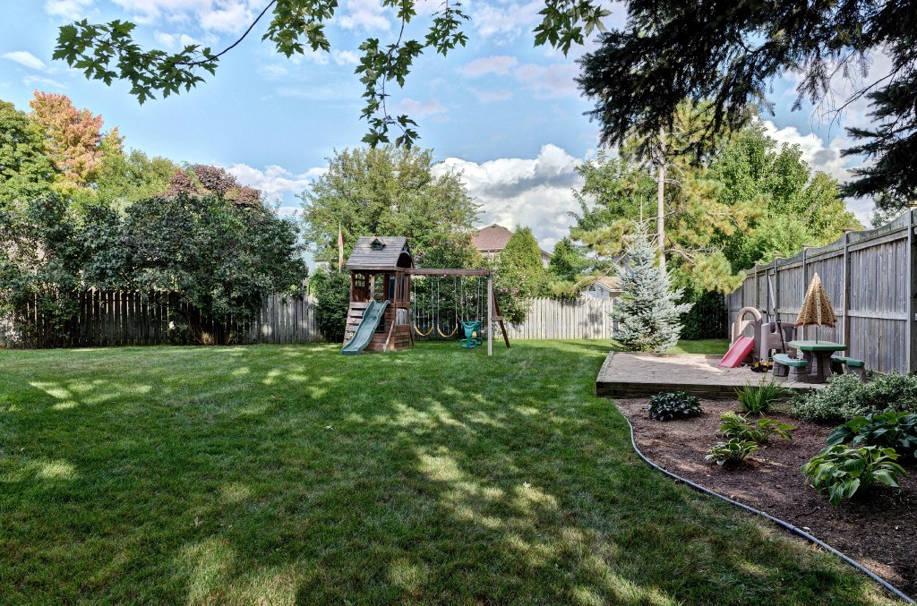 1985 WINSLOW CRES, Sarnia, Ontario, Canada