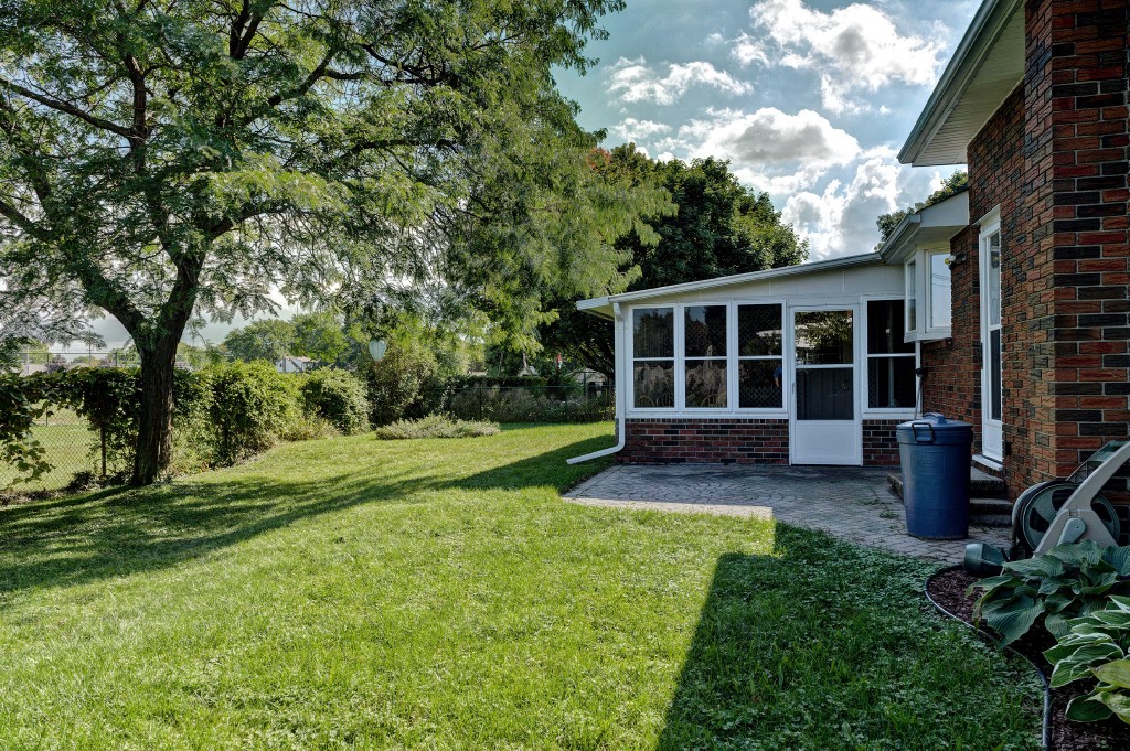 1148 WILSON DR, Sarnia, Ontario, Canada