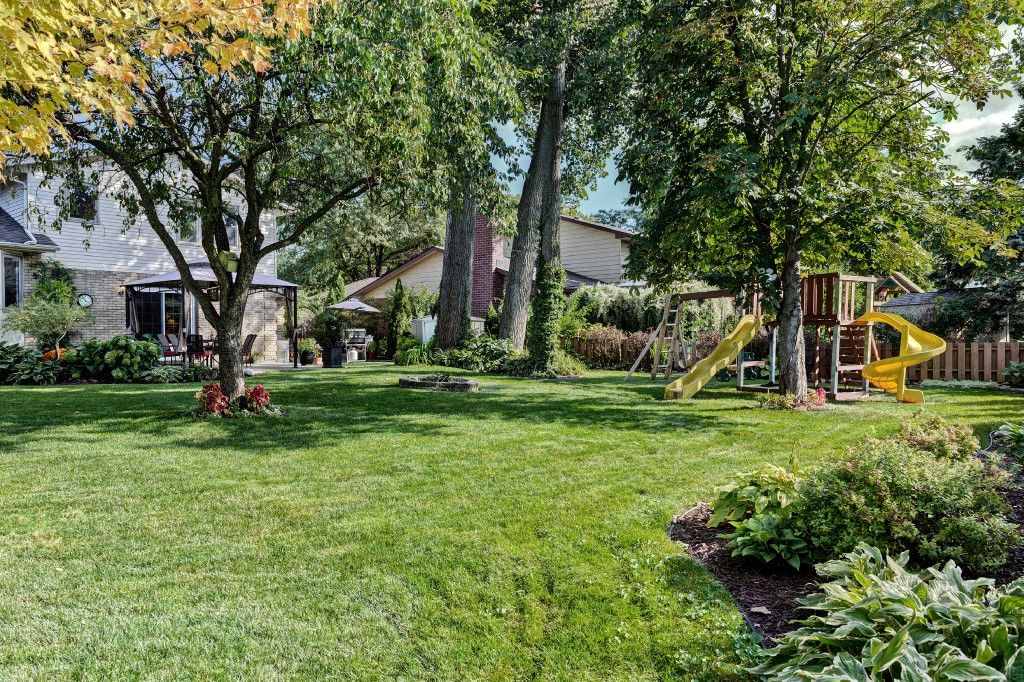 1925 MOORES LANE, Sarnia, Ontario, Canada