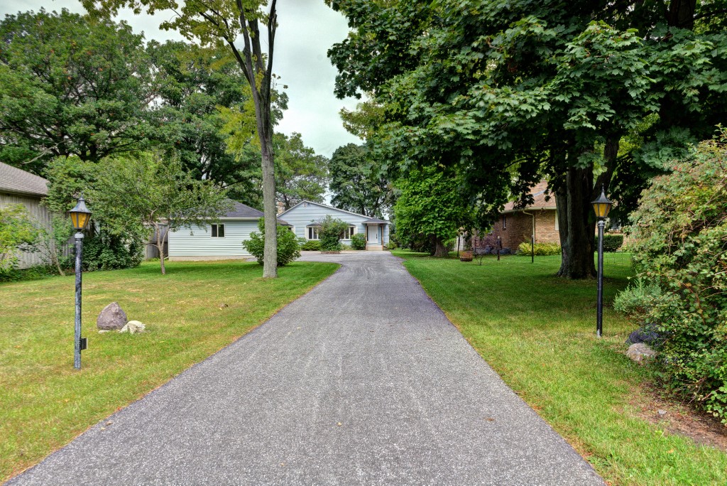 2060 LAKESHORE RD, Sarnia, Ontario, Canada