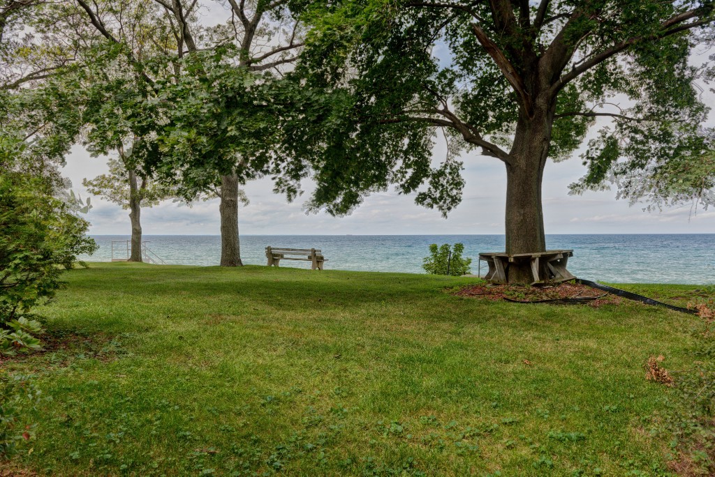 2060 LAKESHORE RD, Sarnia, Ontario, Canada