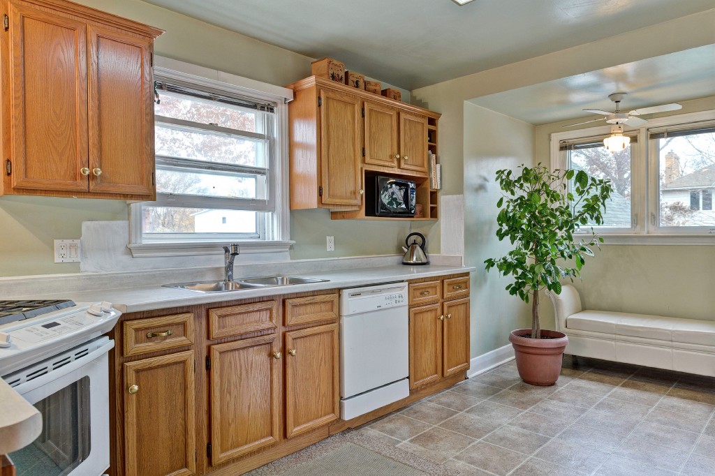607 CATHCART BLVD, Sarnia, Ontario, Canada