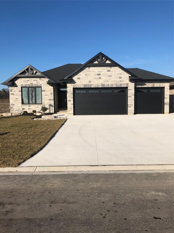 3929 ARIE Court, Plympton-Wyoming Ontario, Canada