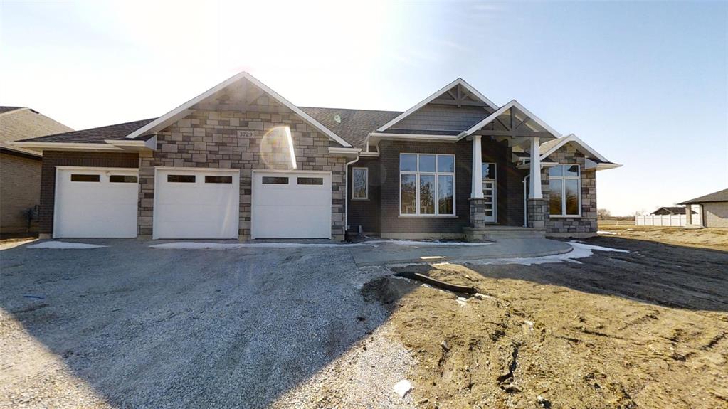 3729 QUEEN Street, Plympton-Wyoming Ontario, Canada