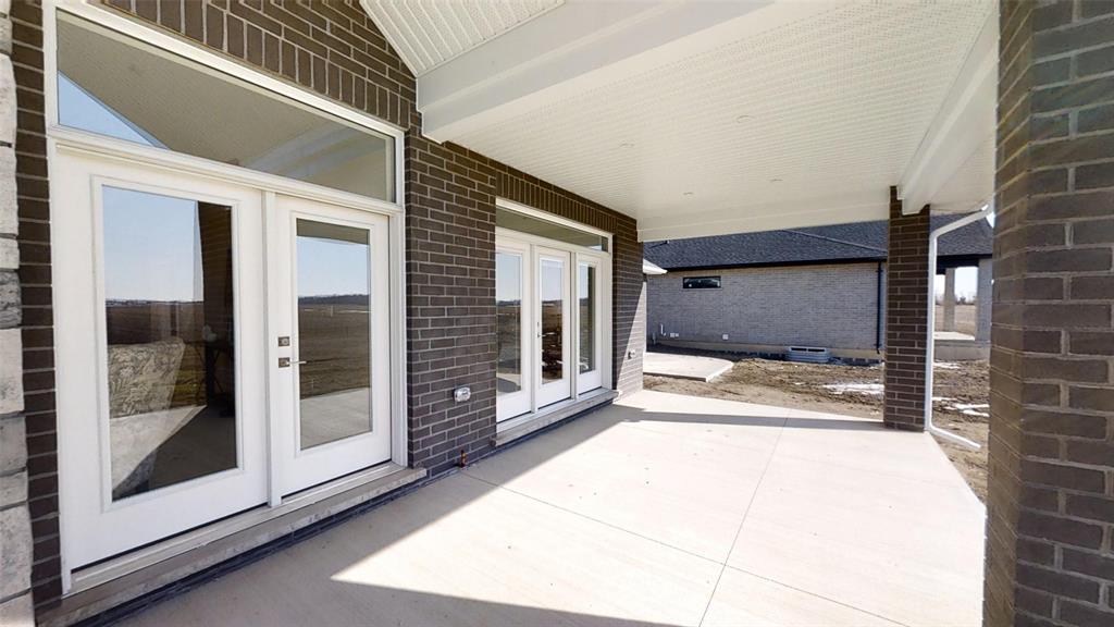 3729 QUEEN Street, Plympton-Wyoming Ontario, Canada