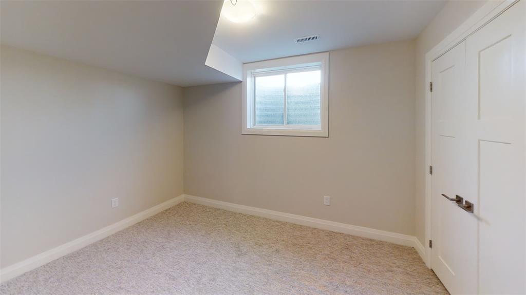 3729 QUEEN Street, Plympton-Wyoming Ontario, Canada
