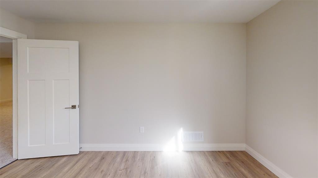3729 QUEEN Street, Plympton-Wyoming Ontario, Canada