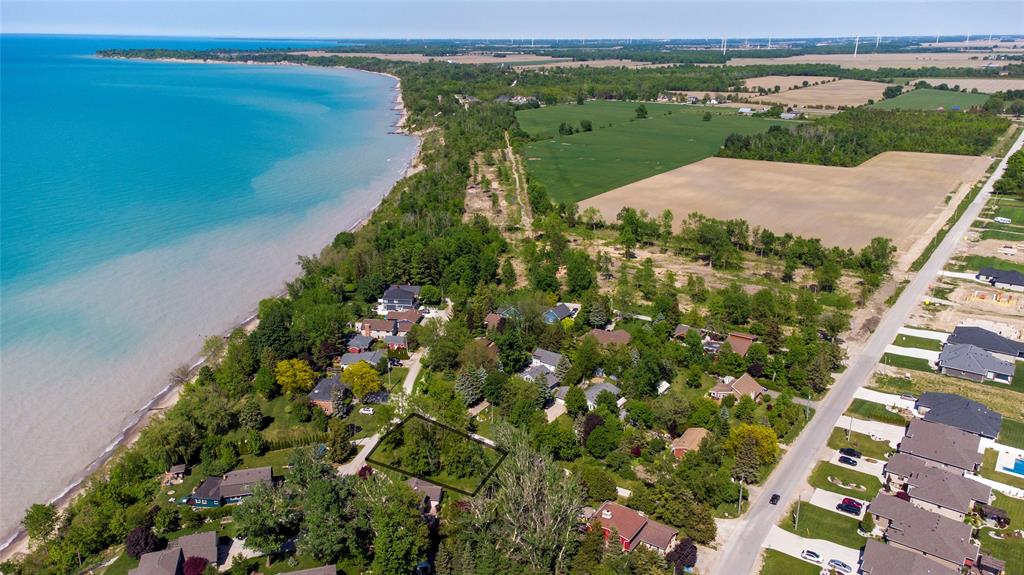 3695 BEVERLY GLEN, Plympton-Wyoming, Ontario, Canada