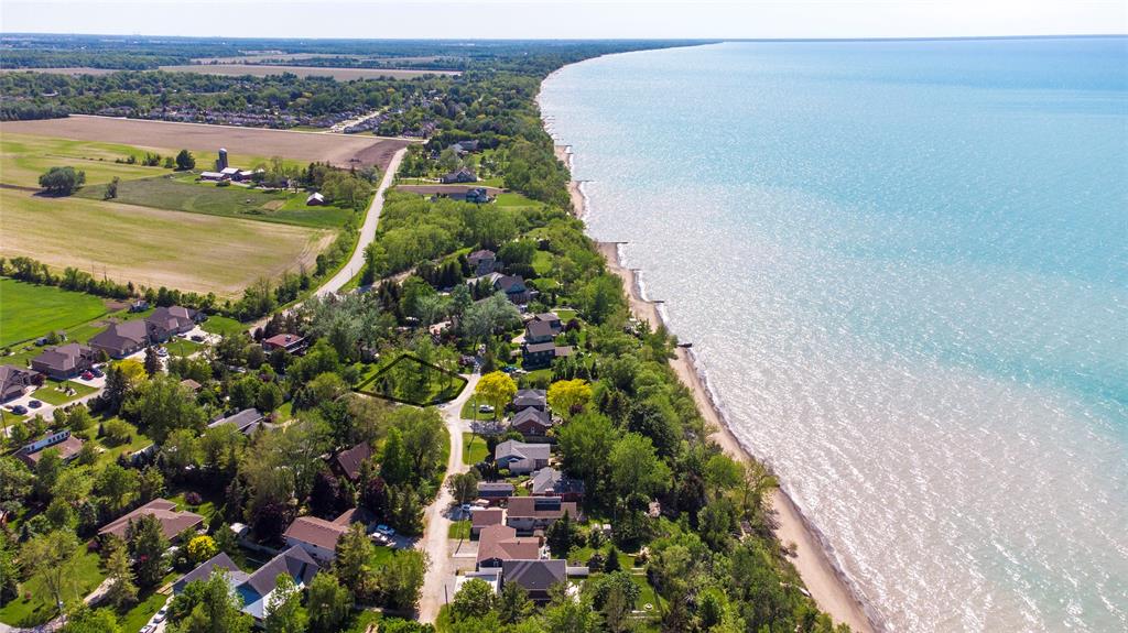 3695 BEVERLY GLEN, Plympton-Wyoming, Ontario, Canada
