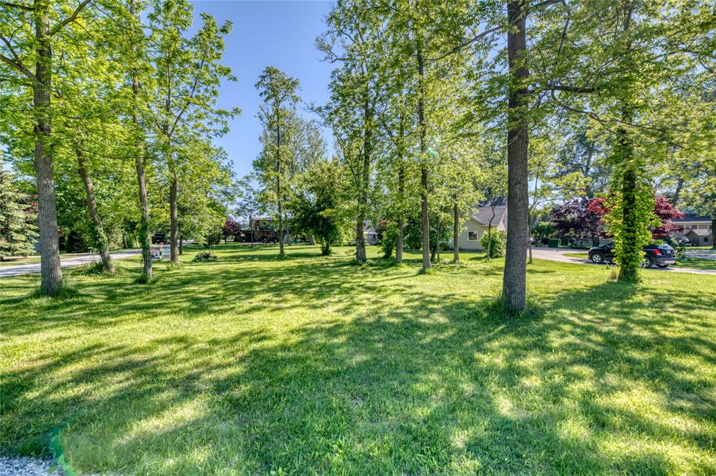 3695 BEVERLY GLEN, Plympton-Wyoming, Ontario, Canada