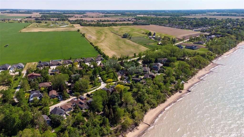 3695 BEVERLY GLEN, Plympton-Wyoming, Ontario, Canada