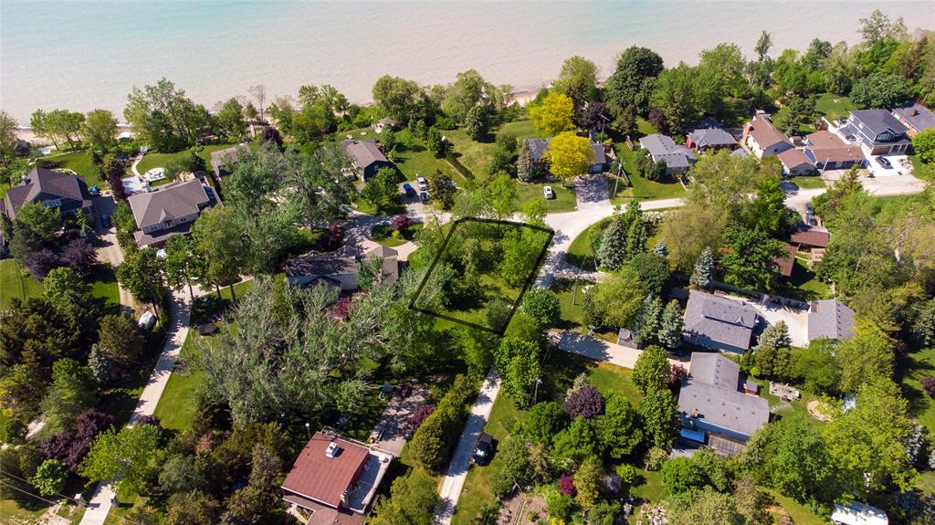 3695 BEVERLY GLEN, Plympton-Wyoming, Ontario, Canada
