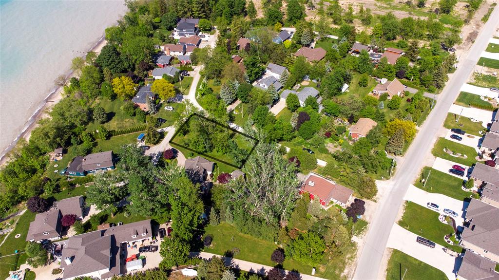3695 BEVERLY GLEN, Plympton-Wyoming, Ontario, Canada