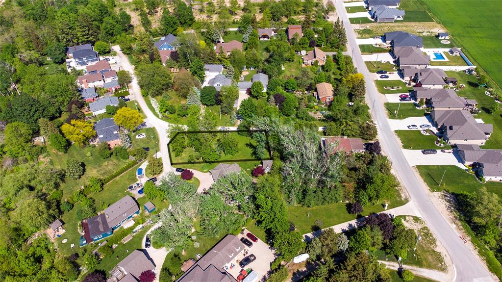 3695 BEVERLY GLEN, Plympton-Wyoming, Ontario, Canada