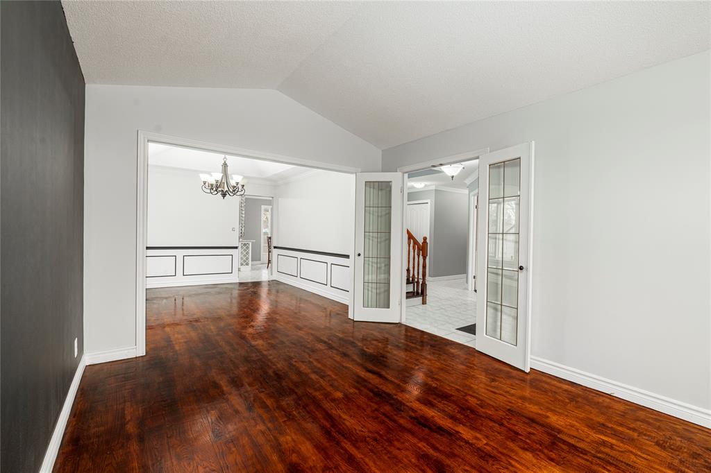 433 ST MICHAELS Court, Sarnia, Ontario, Canada