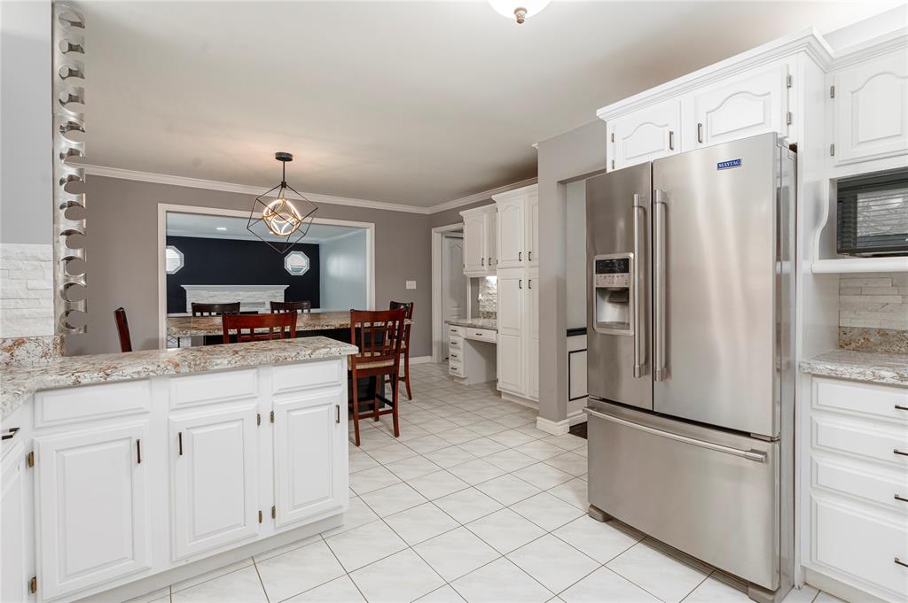 433 ST MICHAELS Court, Sarnia, Ontario, Canada