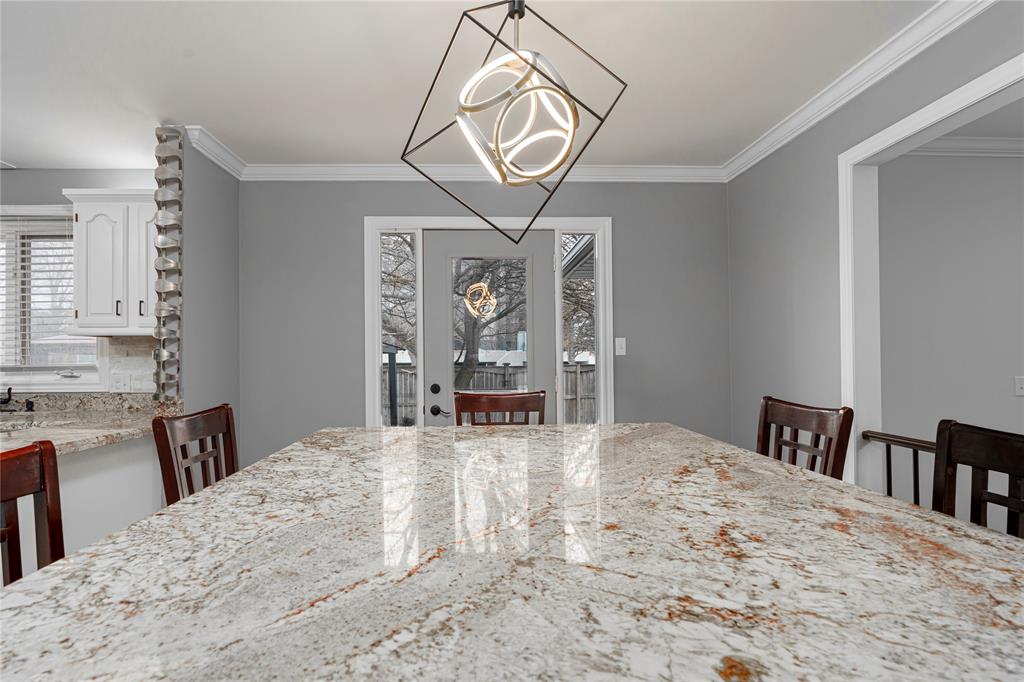 433 ST MICHAELS Court, Sarnia, Ontario, Canada