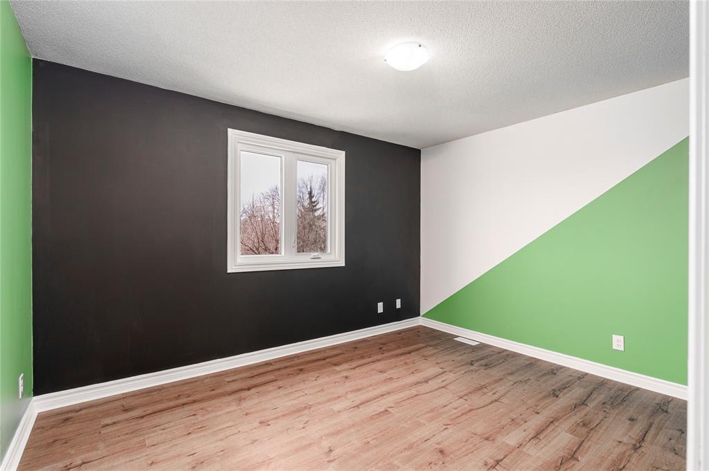 433 ST MICHAELS Court, Sarnia, Ontario, Canada