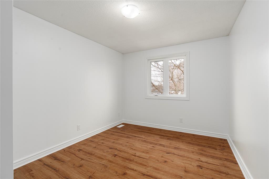 433 ST MICHAELS Court, Sarnia, Ontario, Canada