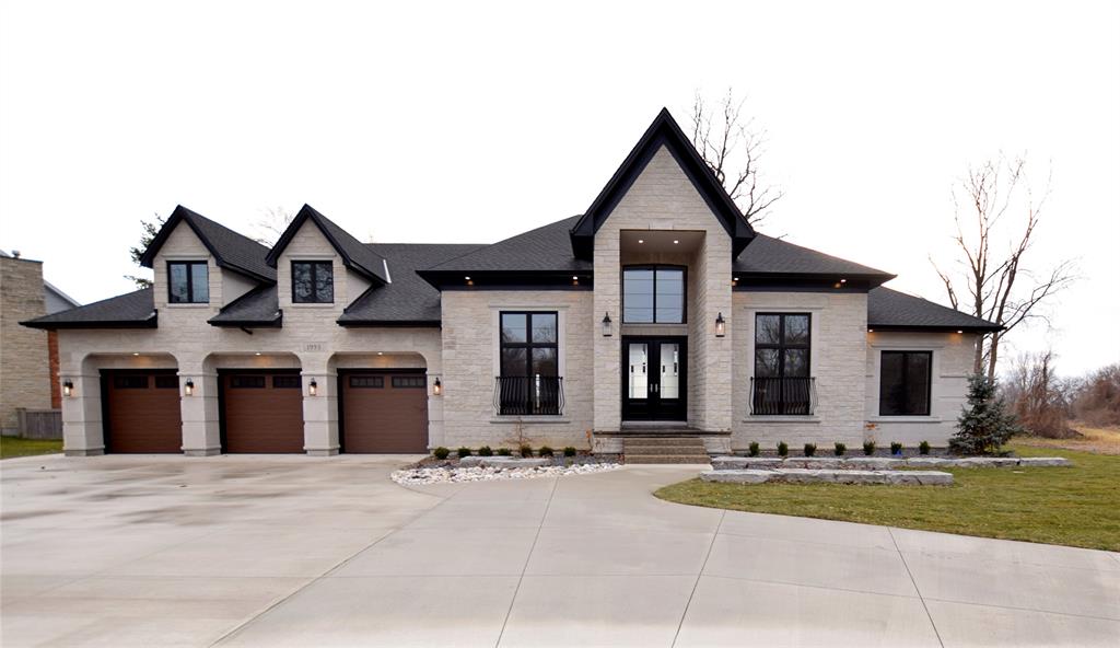 1993 BLACKWELL Road, Sarnia Ontario, Canada
