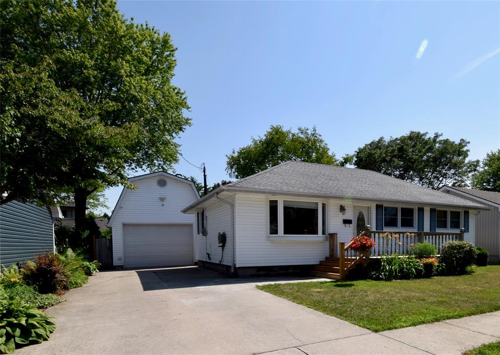 707 HOUSER Street, Point Edward Ontario, Canada