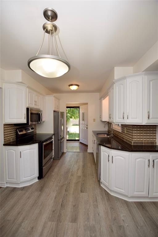 777 CARDIFF Drive, Sarnia, Ontario, Canada