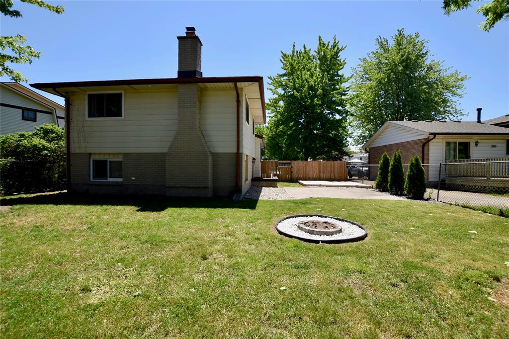 777 CARDIFF Drive, Sarnia, Ontario, Canada