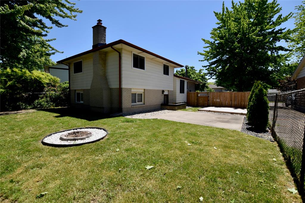 777 CARDIFF Drive, Sarnia, Ontario, Canada