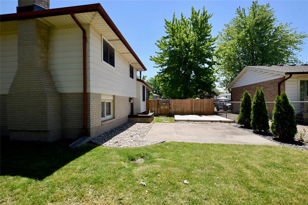 777 CARDIFF Drive, Sarnia, Ontario, Canada
