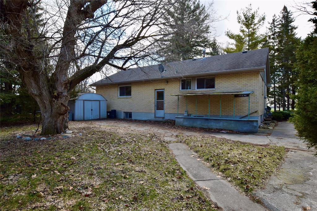 1916 BLACKWELL Road, Sarnia, Ontario, Canada