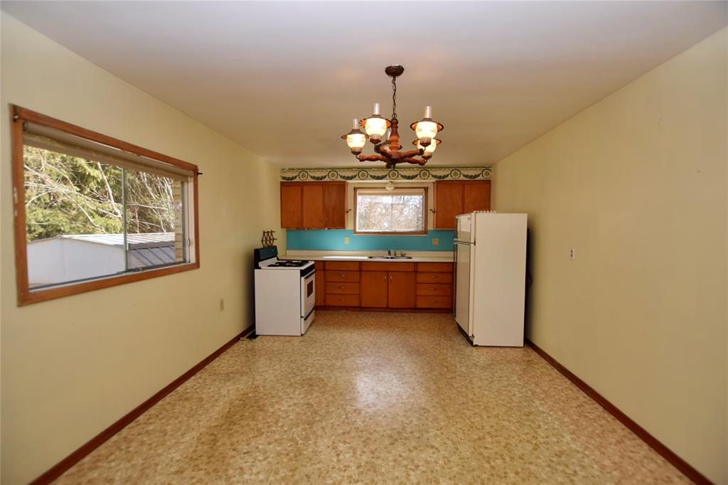 1916 BLACKWELL Road, Sarnia, Ontario, Canada