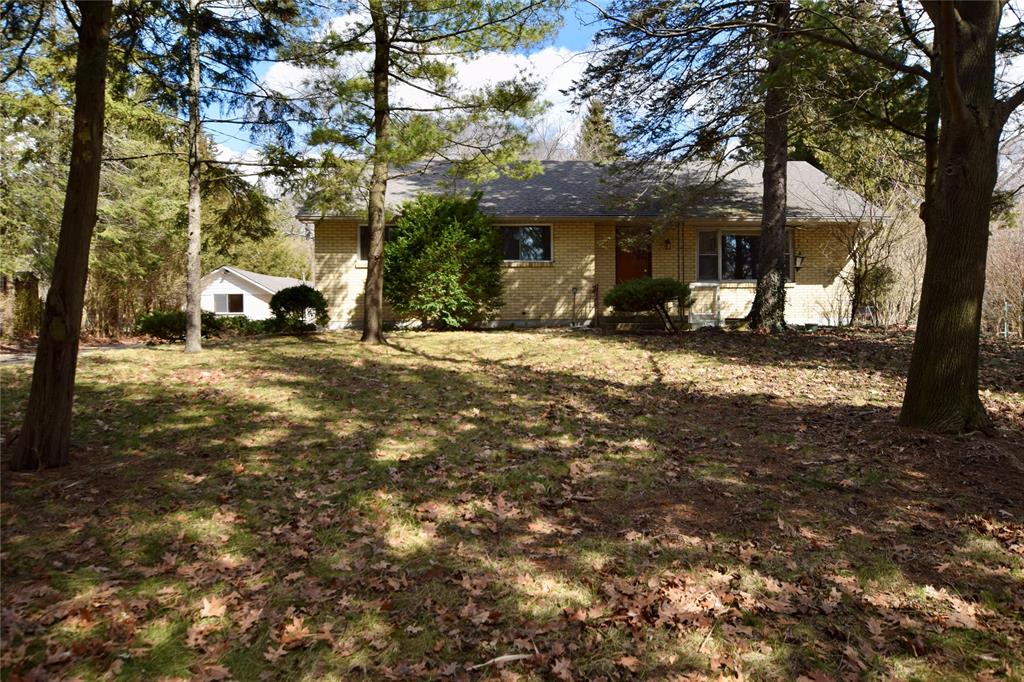 1916 BLACKWELL Road, Sarnia, Ontario, Canada