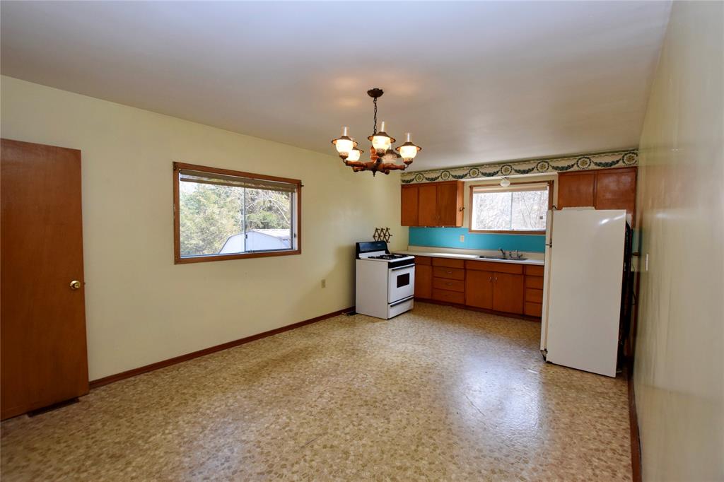 1916 BLACKWELL Road, Sarnia, Ontario, Canada