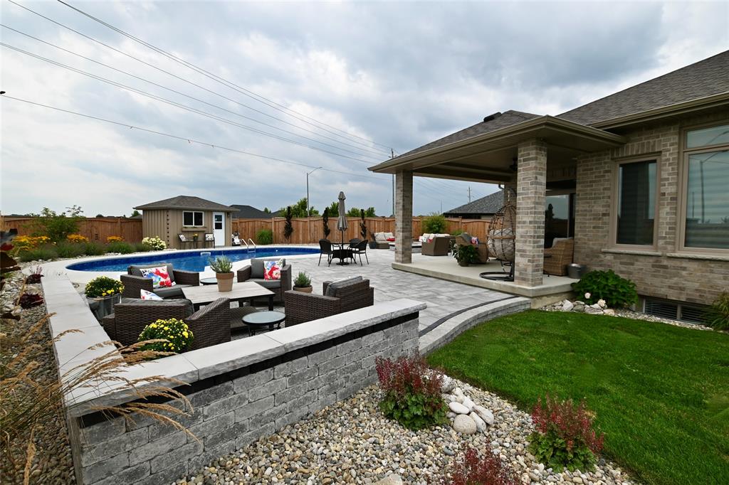 85 KAMAL Drive, Sarnia, Ontario, Canada