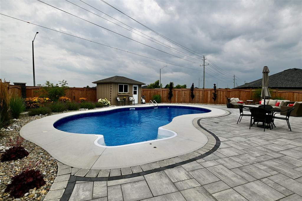 85 KAMAL Drive, Sarnia, Ontario, Canada