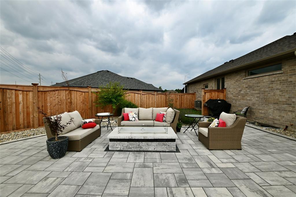 85 KAMAL Drive, Sarnia, Ontario, Canada