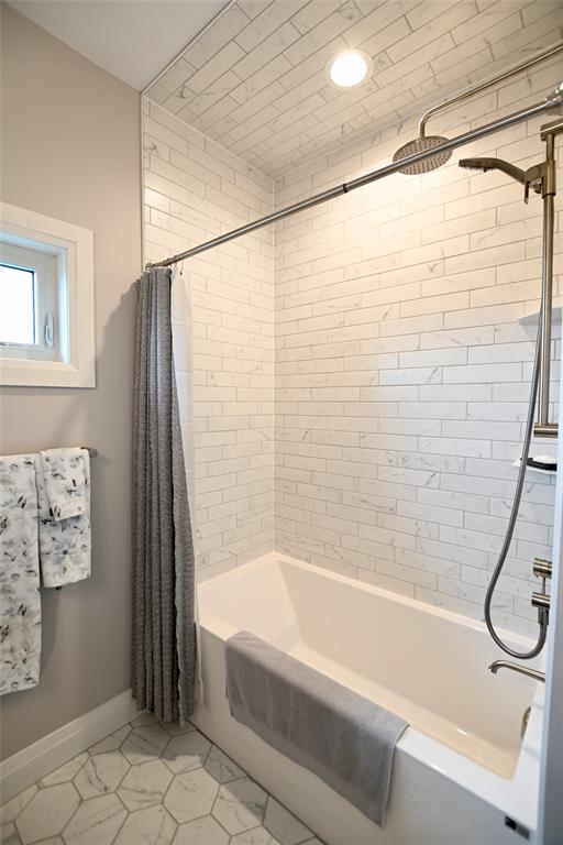 85 KAMAL Drive, Sarnia, Ontario, Canada