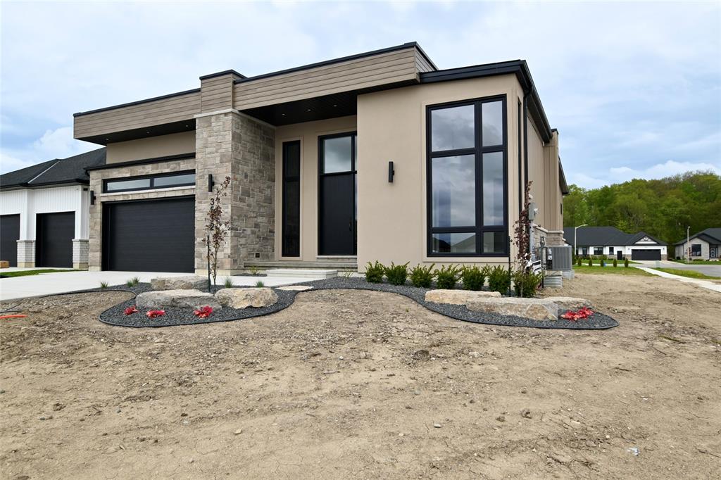 3532 Rowdy Road, Plympton-Wyoming, Ontario, Canada photo 2