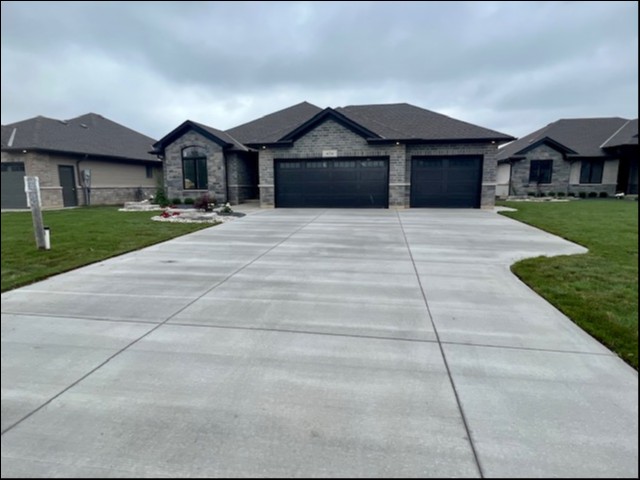 474 QUEEN, Corunna Ontario, Canada