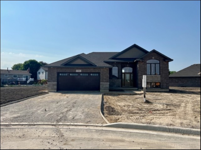 378 POST COURT, Corunna Ontario, Canada